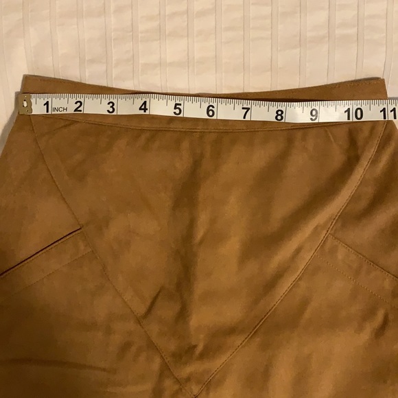 LF Mini Suede Skirt // - Picture 4 of 6